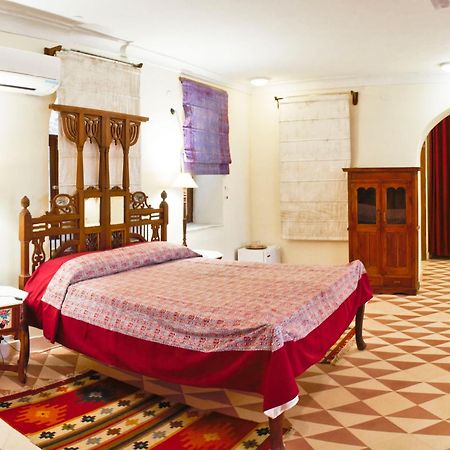Neemrana'S - Tijara Fort Palace Zewnętrze zdjęcie
