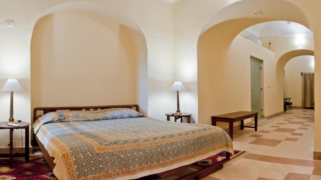 Neemrana'S - Tijara Fort Palace Zewnętrze zdjęcie