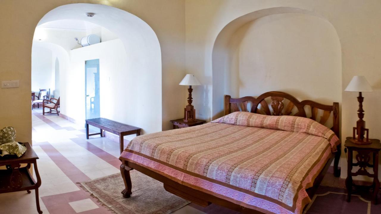 Neemrana'S - Tijara Fort Palace Zewnętrze zdjęcie