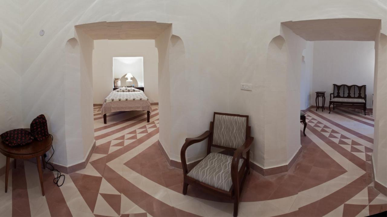 Neemrana'S - Tijara Fort Palace Zewnętrze zdjęcie