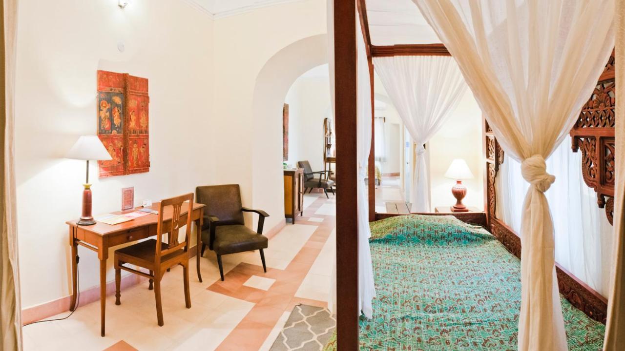 Neemrana'S - Tijara Fort Palace Zewnętrze zdjęcie