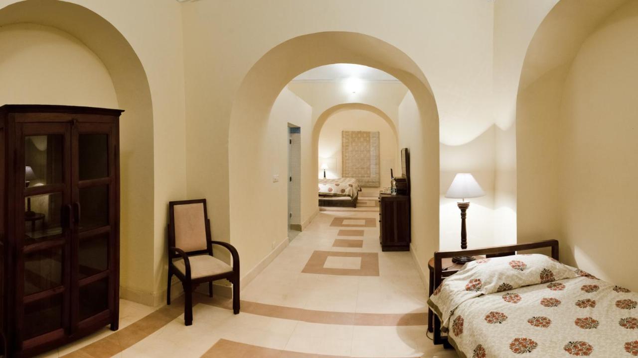 Neemrana'S - Tijara Fort Palace Zewnętrze zdjęcie