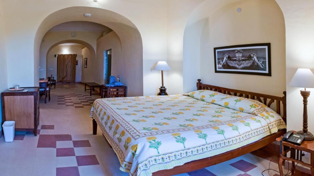 Neemrana'S - Tijara Fort Palace Zewnętrze zdjęcie