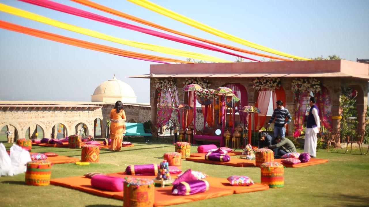 Neemrana'S - Tijara Fort Palace Zewnętrze zdjęcie