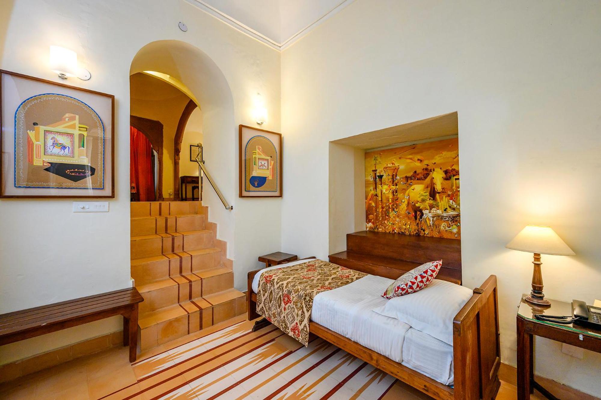 Neemrana'S - Tijara Fort Palace Zewnętrze zdjęcie