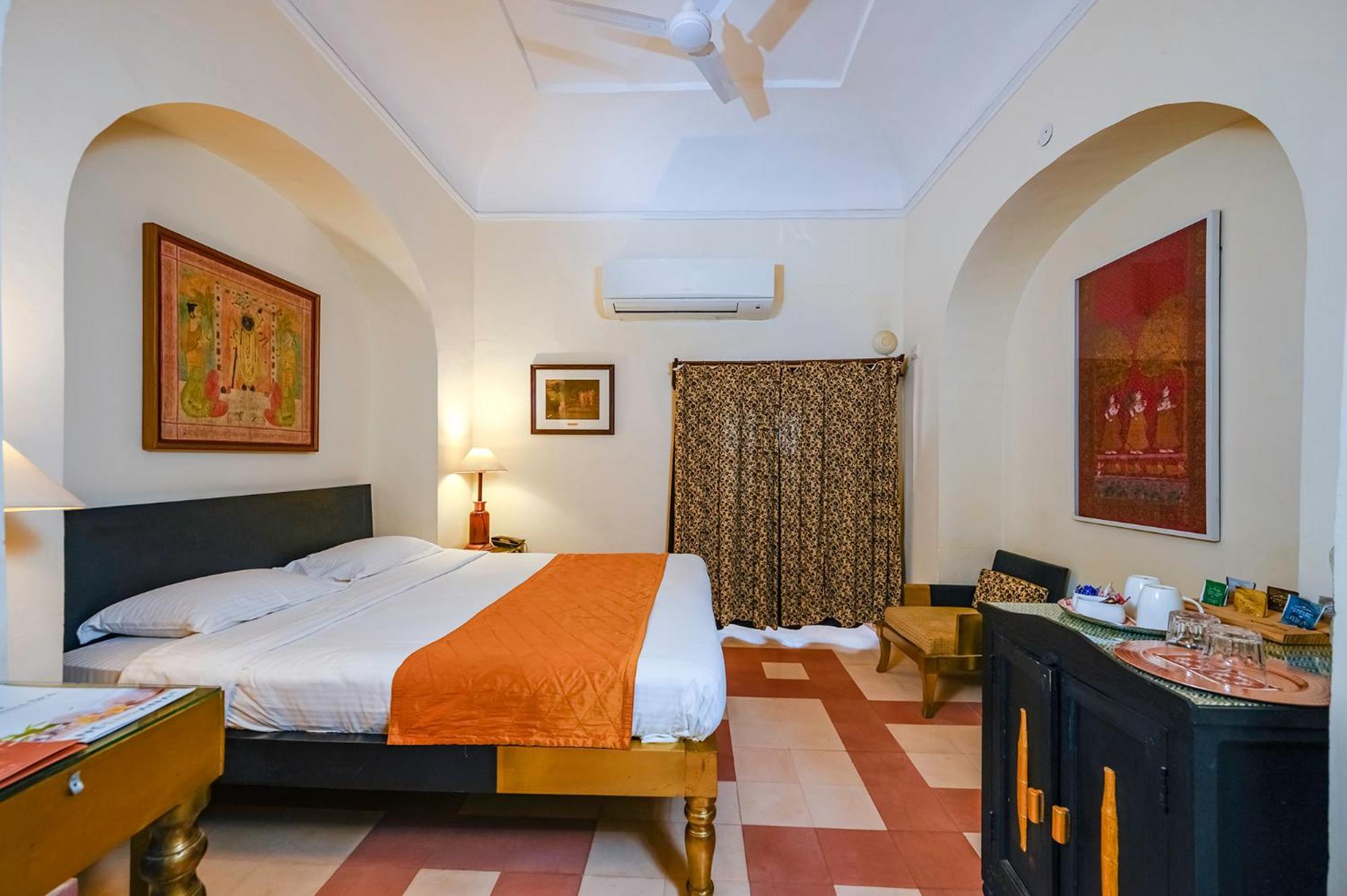 Neemrana'S - Tijara Fort Palace Zewnętrze zdjęcie