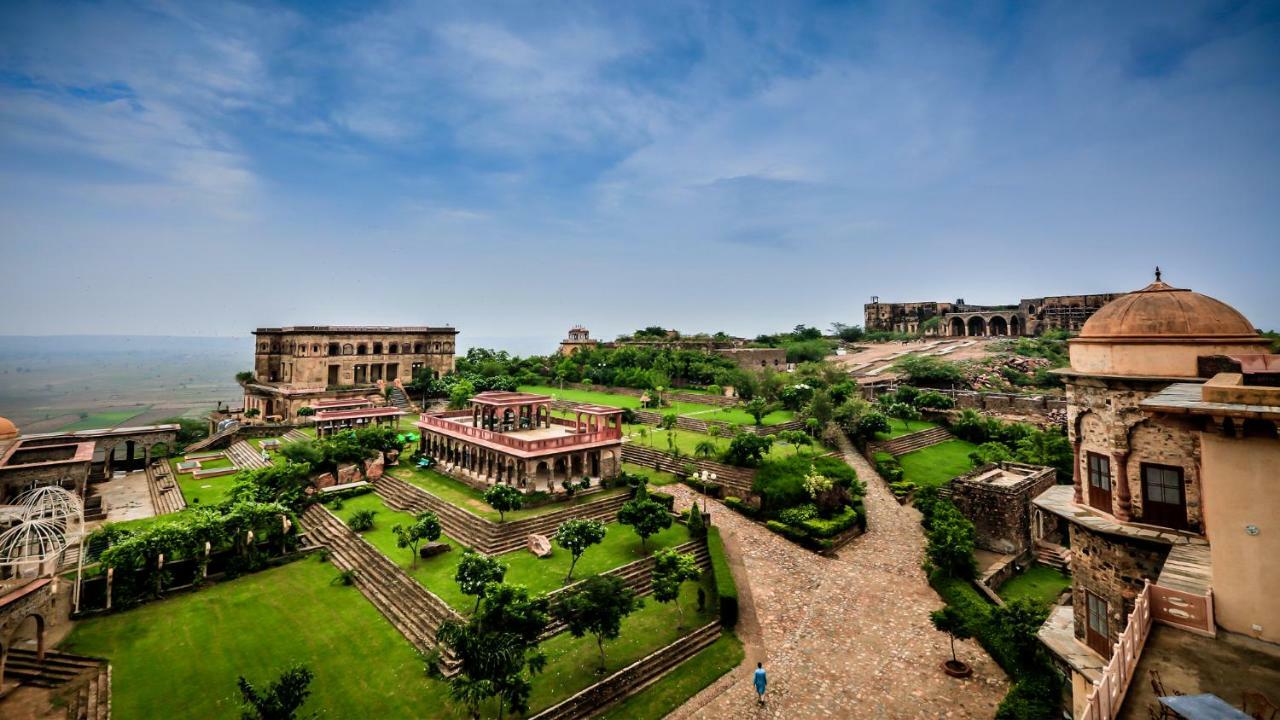 Neemrana'S - Tijara Fort Palace Zewnętrze zdjęcie